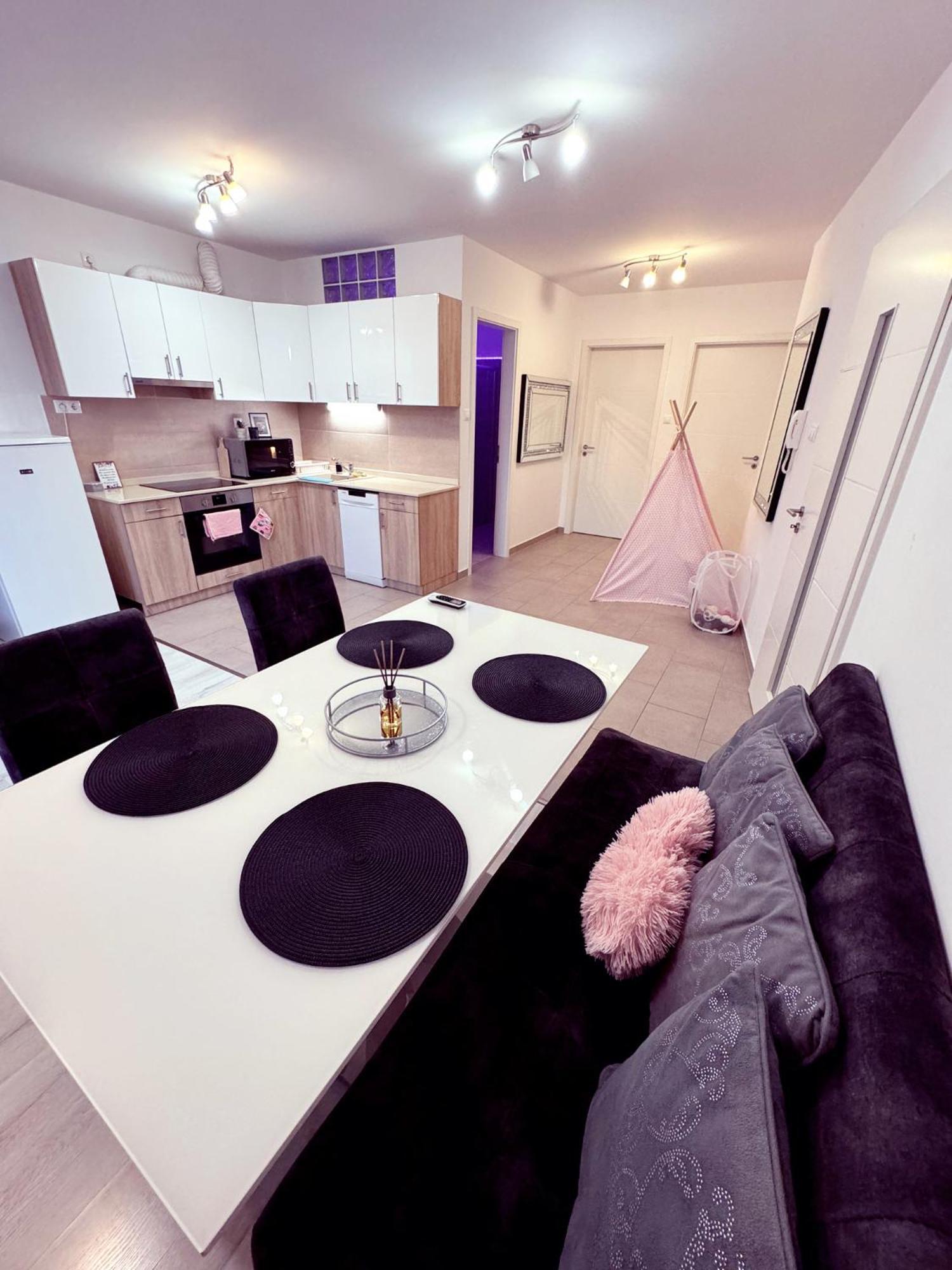 Exclusive Family Apartman Διαμέρισμα Πετς Εξωτερικό φωτογραφία