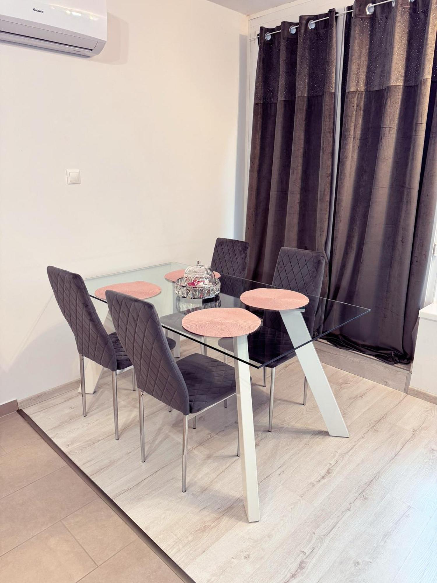 Exclusive Family Apartman Διαμέρισμα Πετς Εξωτερικό φωτογραφία